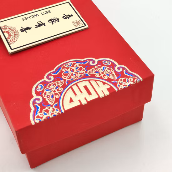 Caixa de presente festiva vermelha dos doces com processo de carimbo do ouro caixa de presente superior e base personalizada